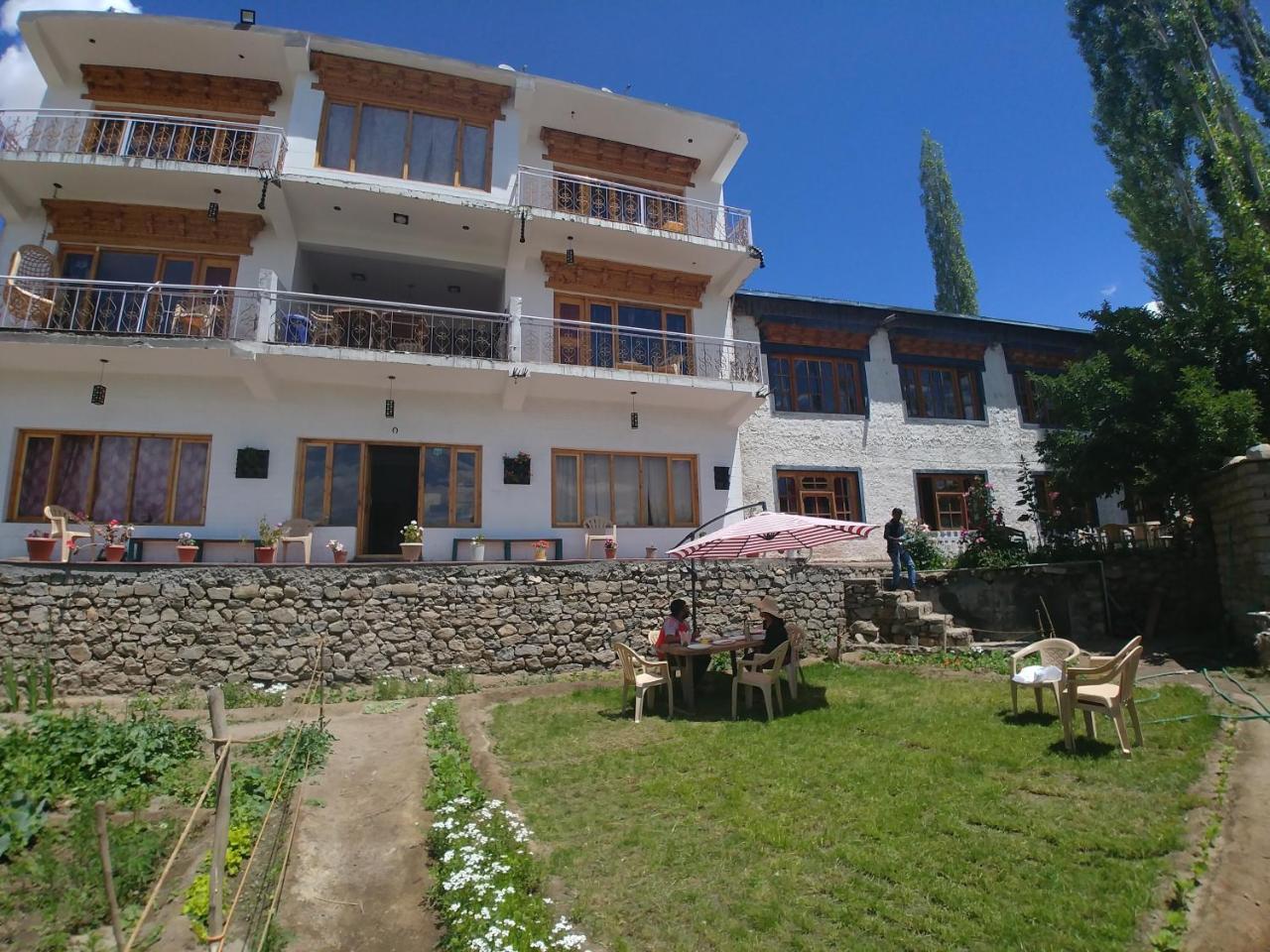 Yangphel Guest House Leh Exterior foto
